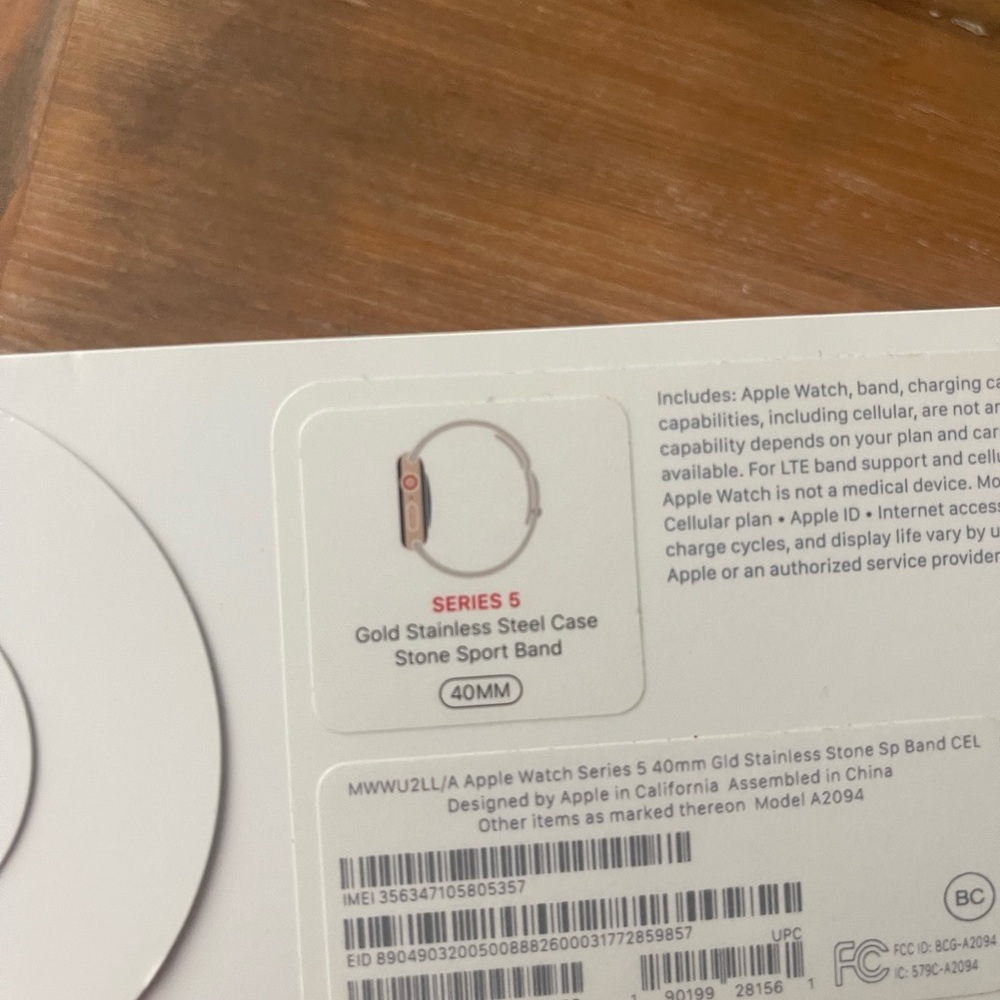 Apple Watch Series 5 - Picture 2 of 2